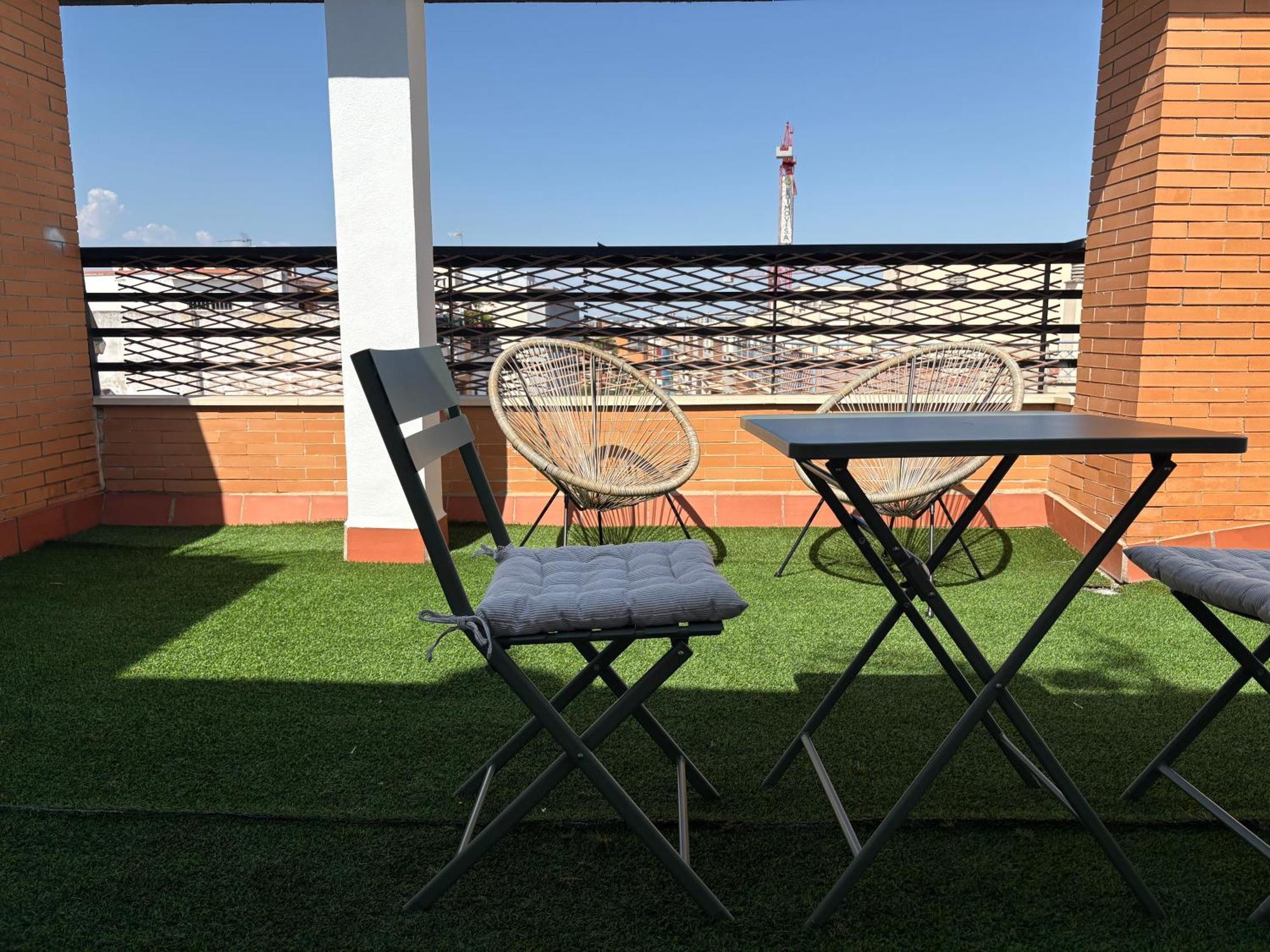 Duplex Centrico Con Terraza Y Parking Gratuito